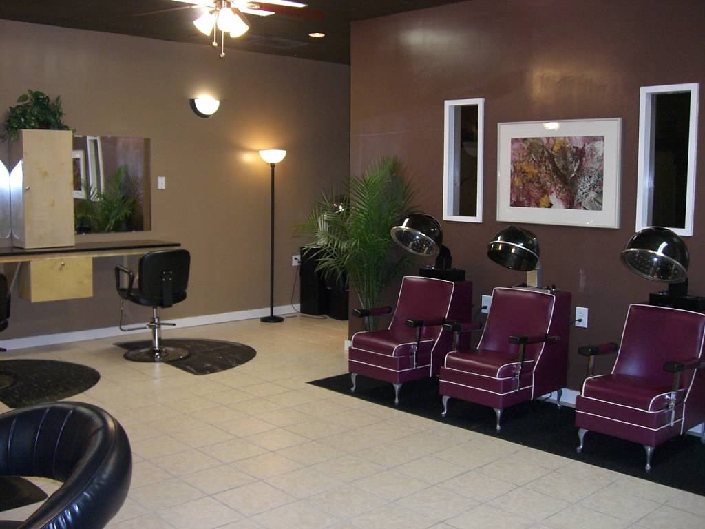 Inside Rodney L Barnes Hair Salon Plus Barbering